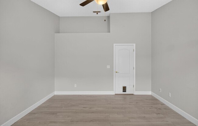 Building Photo - Renovated Brick Home in Gated Community
