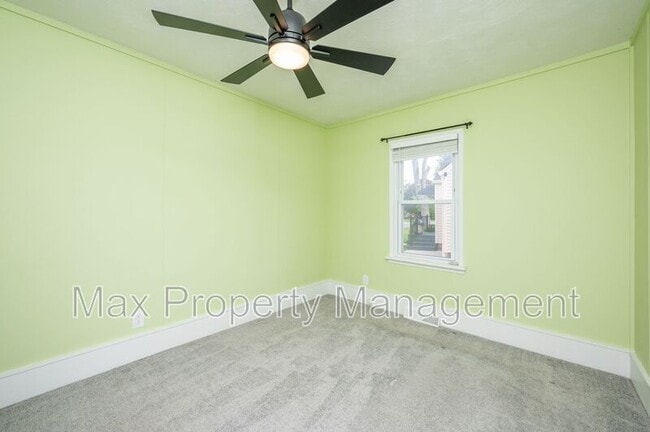 Building Photo - 2409 45th St