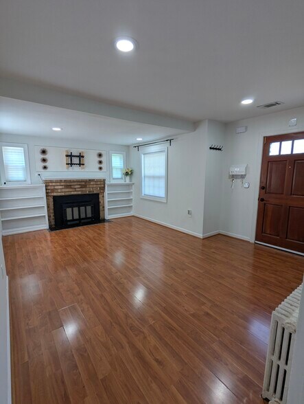 Building Photo - 6625 Harrison Ln