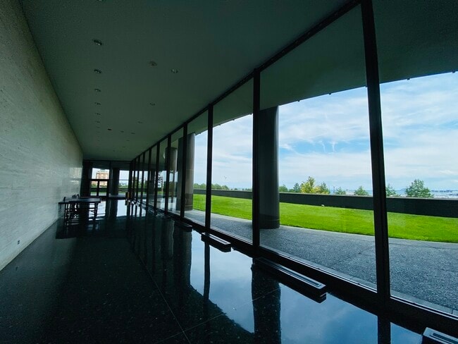 Building Photo - 505 N Lake Shore Dr