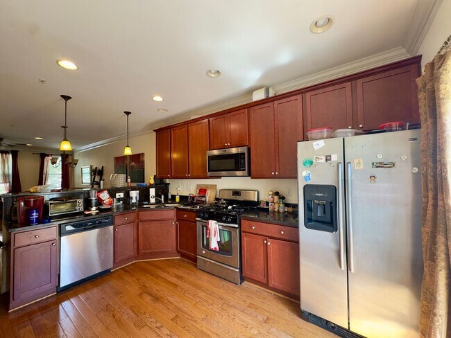 Building Photo - Charming 2 Bedroom/2 Bathroom Townhome near Patterson Park, Baltimore, MD!