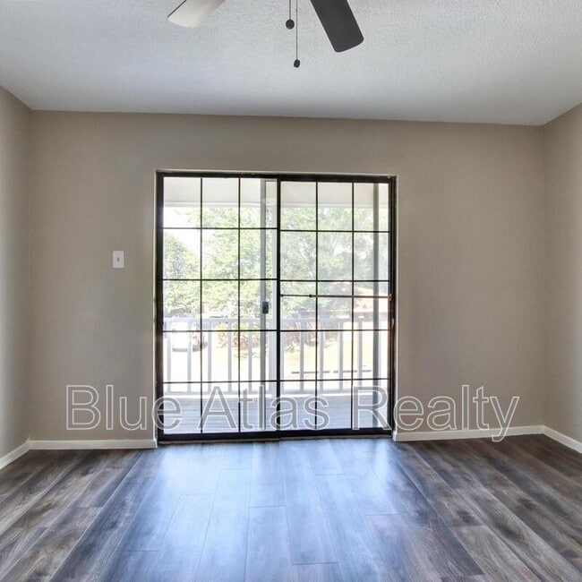 Building Photo - 2300 Indigo Ln
