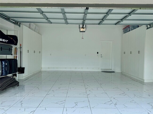 Building Photo - 4915 Whispering Way