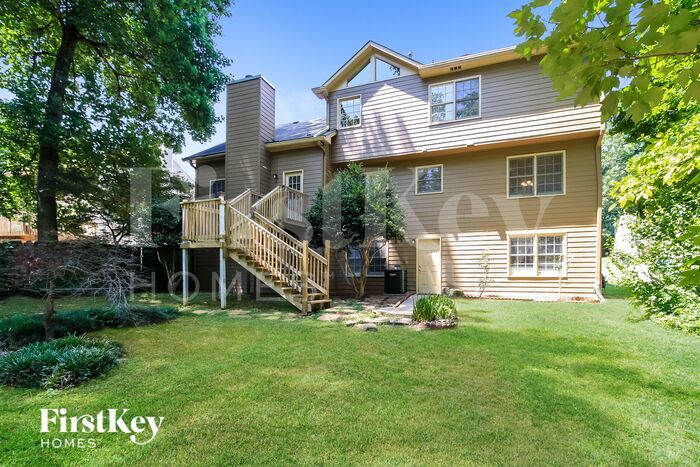 Building Photo - 3076 Vicksburg Dr