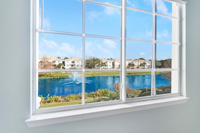 Building Photo - 9212 Myrtlewood Cir W