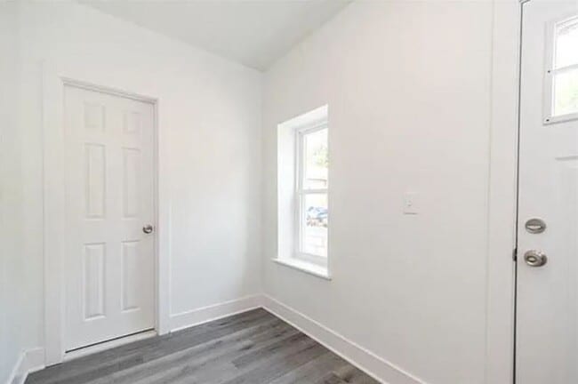 Building Photo - Beautiful 4 Bedroom Newly renovated home!