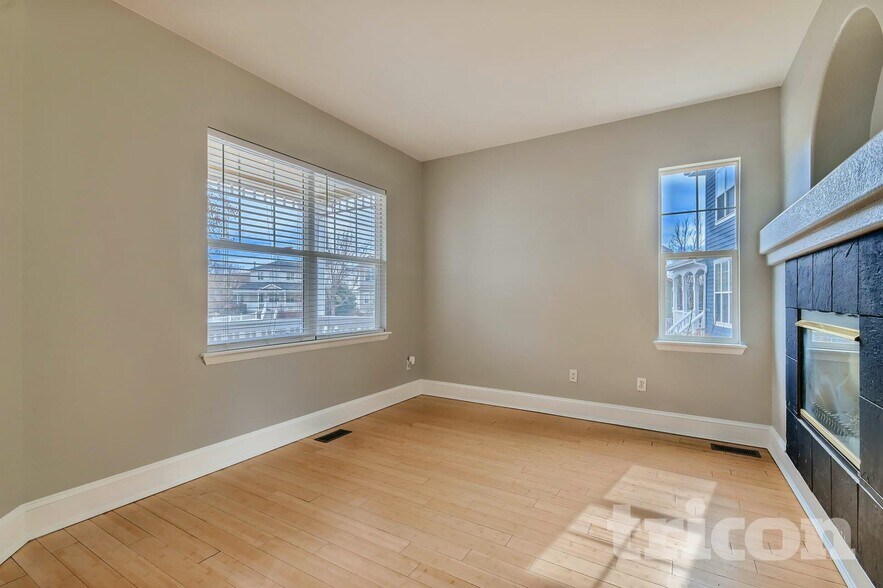 Building Photo - 300 Fieldstone Dr