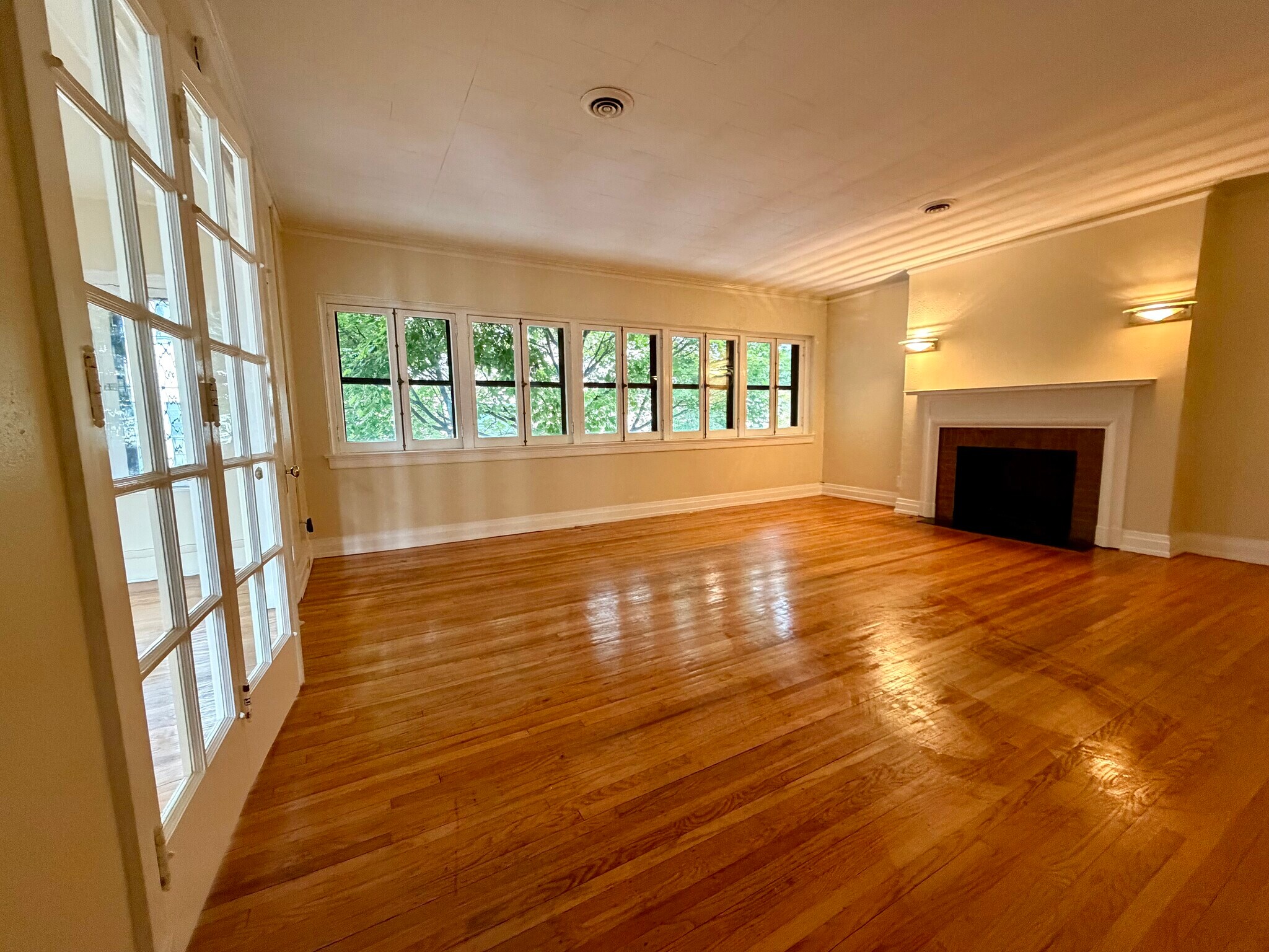 Building Photo - 125 Elmwood Ave