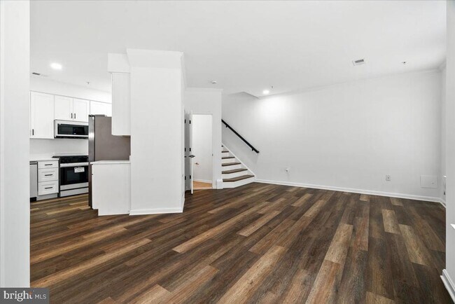Building Photo - 116 Whiskey Creek Cir