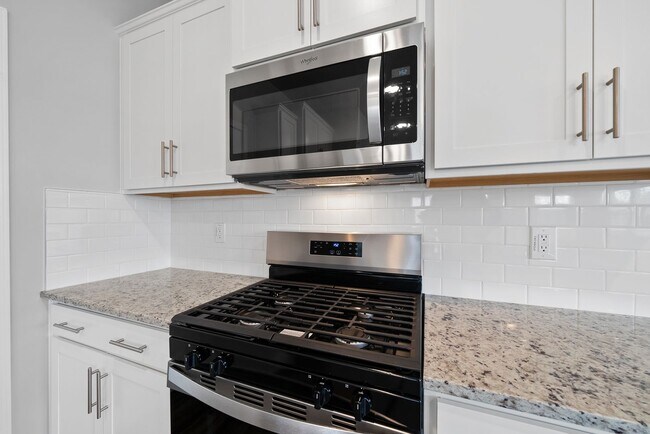 Building Photo - Amazing New Construction Townhome in Durham - Easy commute to RTP, Brier Creek