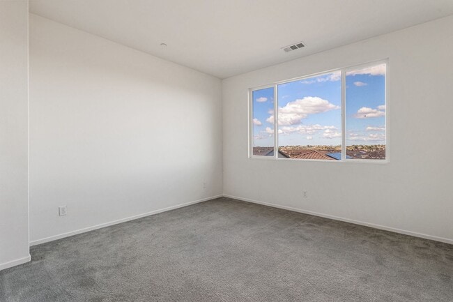 Building Photo - Beautiful 4 Bed 3.5 Bath Home in Great School District!! Located in Montecito.