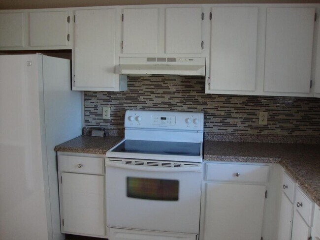 Building Photo - 2208 Patriot Dr