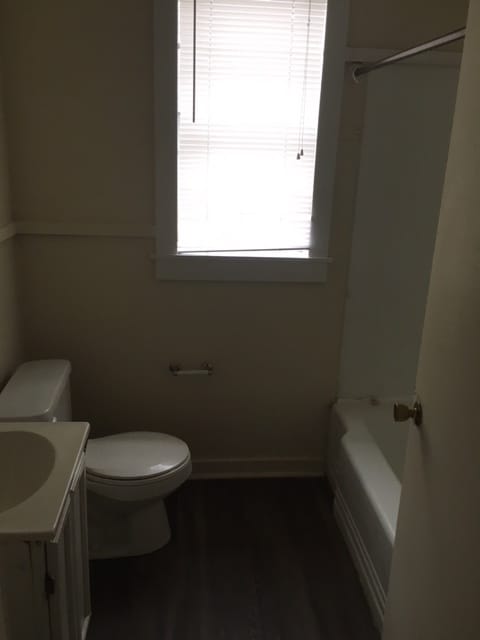 Building Photo - Renovated 3 Bedroom 1 Bath Home for Rent!