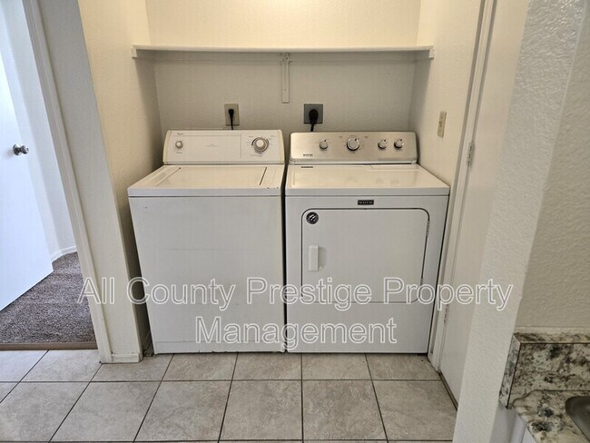 Building Photo - 16033 N 25th St