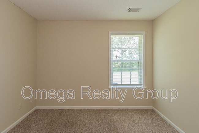 Building Photo - 13865 Roanoke Dr