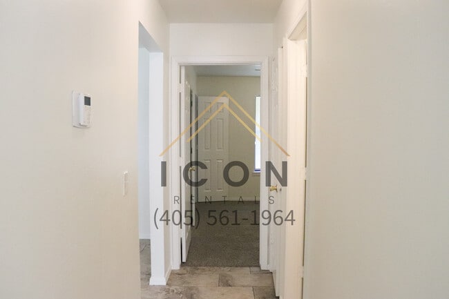 Building Photo - 2448 Stone Glen Dr