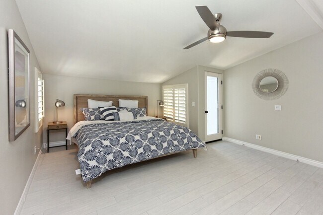 Building Photo - Upgraded 2 BD/ 2 BA on Newport Beach Penin...
