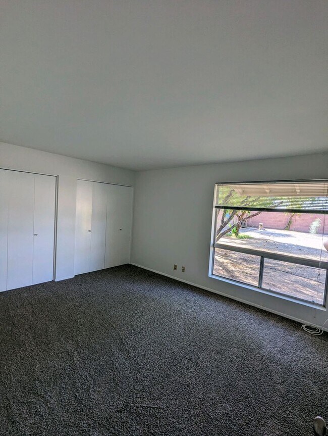 Building Photo - EXCEPTIONAL AREA/NEIGHBORHOOD-4 Bedrooms~S...