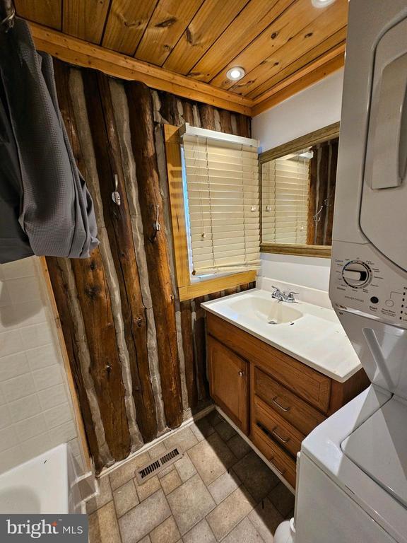 Building Photo - 11775 Stanbaugh Ln