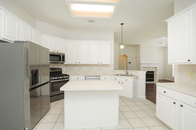 Building Photo - 25215 Aughton Dr