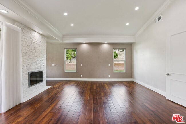 Building Photo - 27048 Triumph Ave