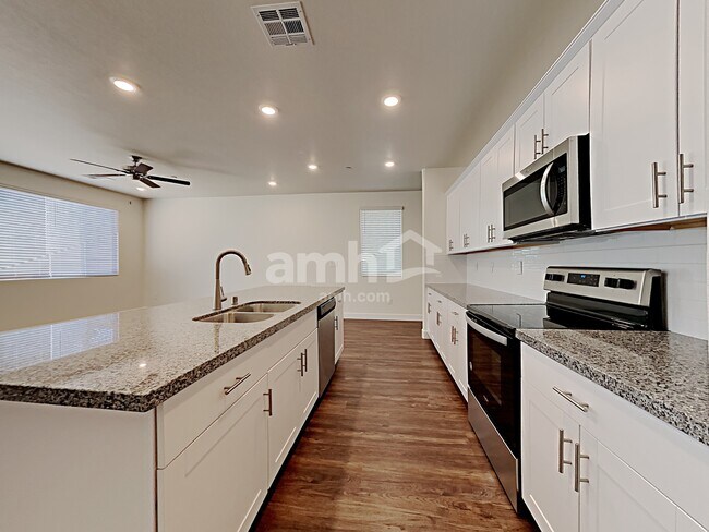 Building Photo - 254 Yasmin Daylily Pl