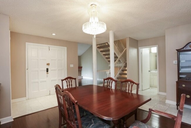Building Photo - 3087 Balearic Dr SE