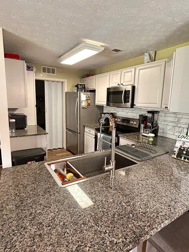 Building Photo - 3129 Crestmont Ln