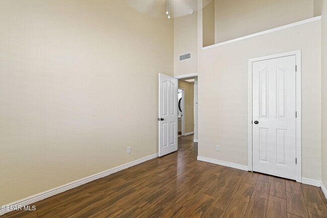 Building Photo - 13709 Paseo Hermoso Dr
