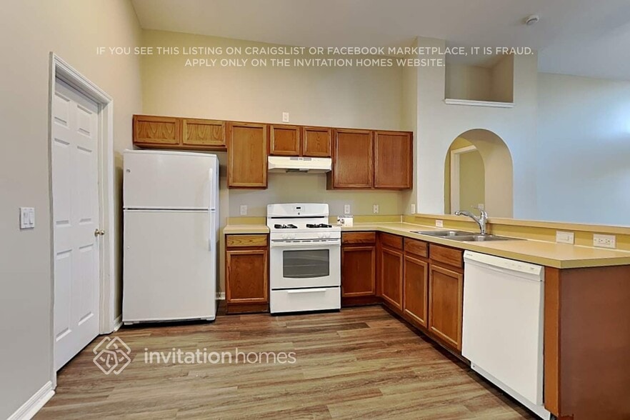 Building Photo - 6805 Waterton Dr