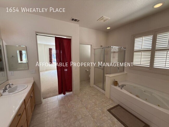 Building Photo - 1654 Wheatley Pl
