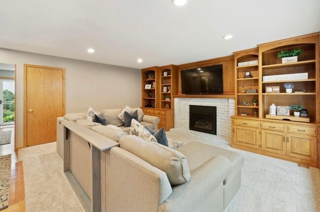 Building Photo - 1389 Camelback Dr