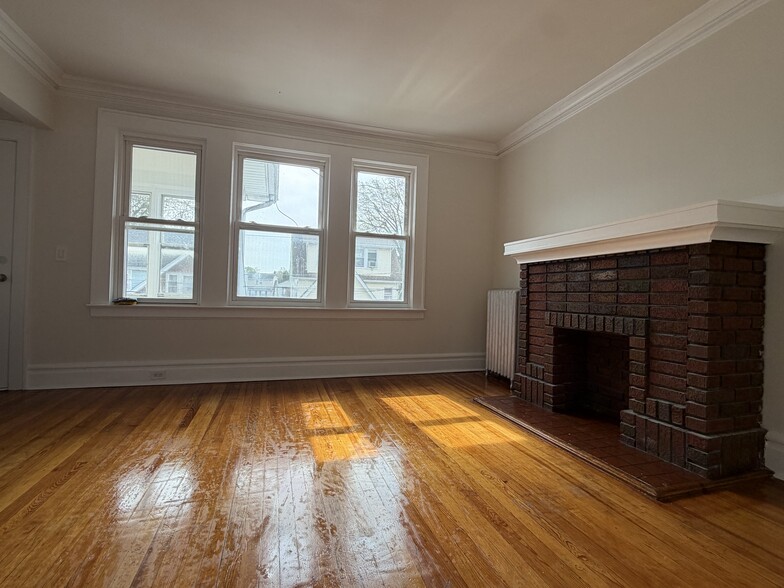 Building Photo - 65 Durand Pl