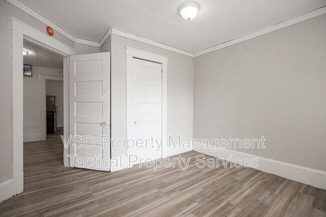 Building Photo - 1583 E 84th St