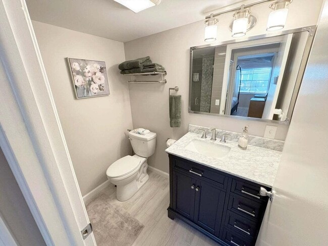 Building Photo - 644 Normandy Ln