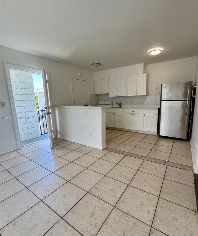 Building Photo - 670 NE 88th Terrace