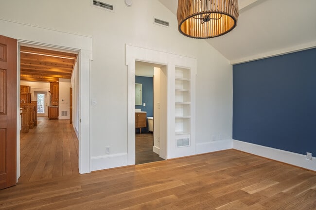 Building Photo - 780 Hart Rd