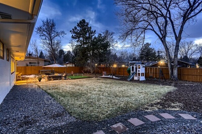 Building Photo - 787 Crescent Ln