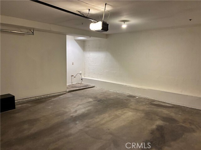 Building Photo - 329 Genoa St