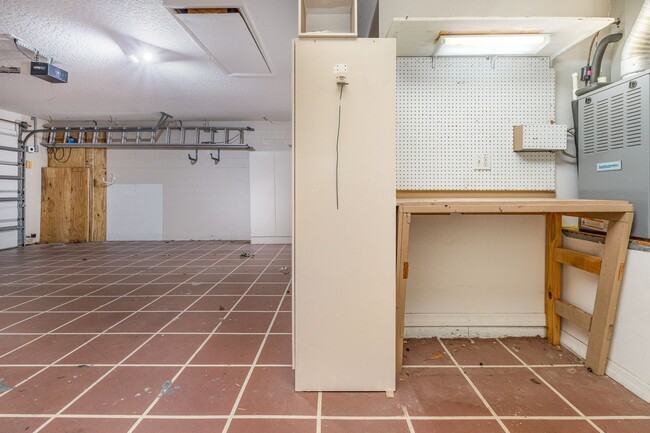 Building Photo - 3236 Helmsdale Ct