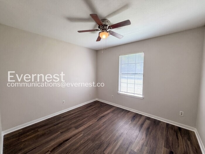 Building Photo - 2014 Cedarview Dr