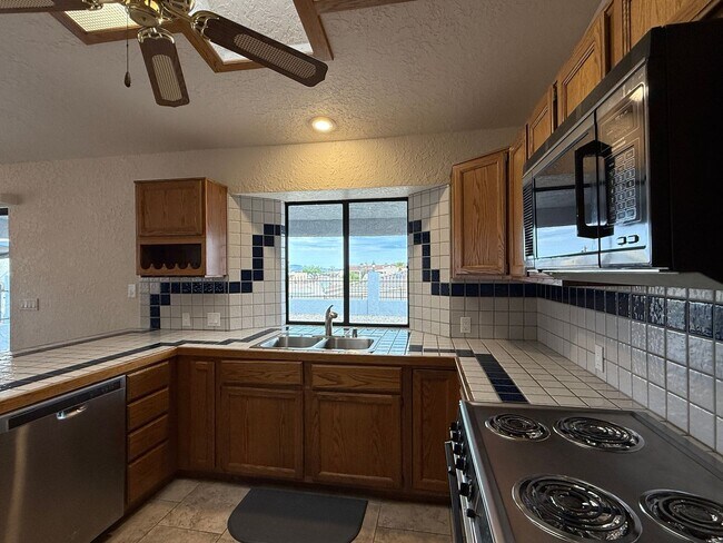 Building Photo - Available now - Unfurnished - Long Term