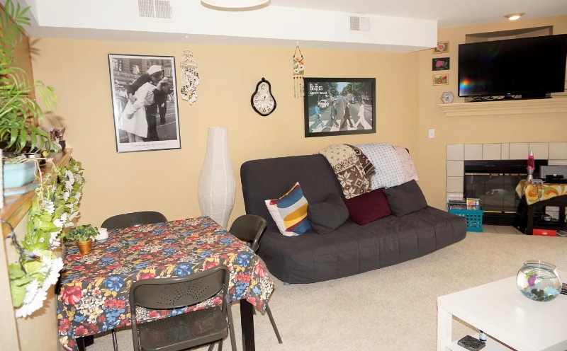 Building Photo - 2850 Aurora Ave