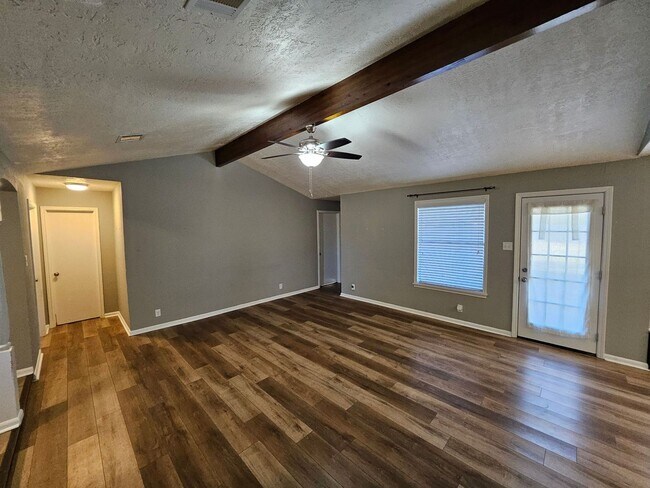 Building Photo - 914 S Tenth Street