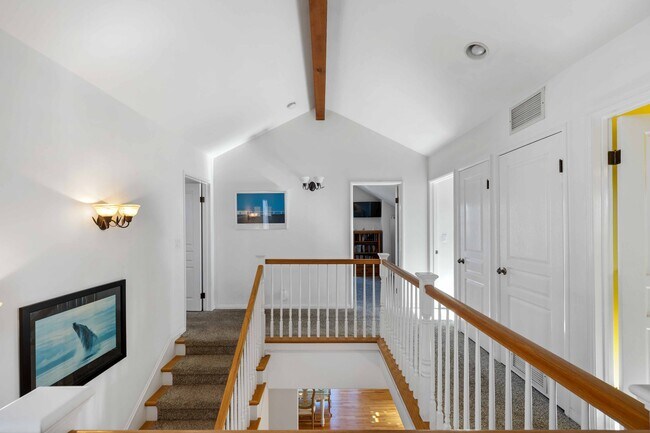 Building Photo - 1605 Lynngrove Dr