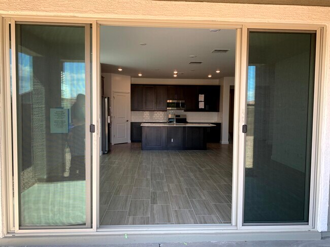 Building Photo - 79 N 197th Dr