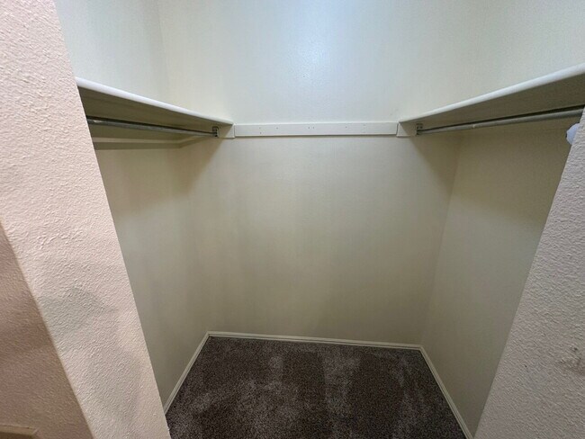 Building Photo - 3059 Bayberry Cir