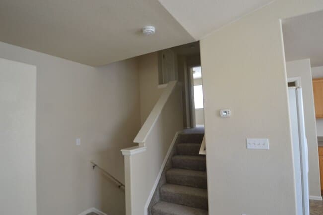Building Photo - 3 Bed 2.5 Bath w/AC - MileStoneRES
