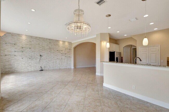 Building Photo - 4770 Cadiz Cir