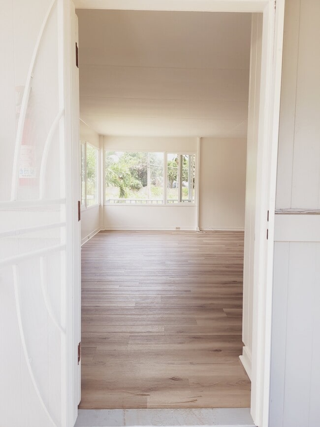 Building Photo - 41-536-536 Kumuhau St